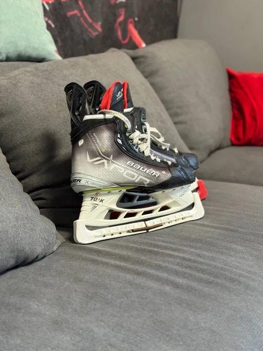 Ковзани Bauer Vapor HyperLite 9.5 Fit2 — в гарному стані Характеристики