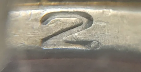 (1895да) 1 гривня 2012 викрошки у '2' слова "2012" на гурті (гурти різні) - 2 монети одним лотом (1 гривна 2012 брак) З аукціону