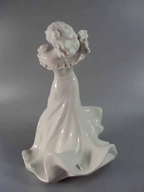 Фигура фарфор статуэтка Германия Валлендорф танцовщица девушка танцует 23,5см под реставрацию №11965 З аукціону