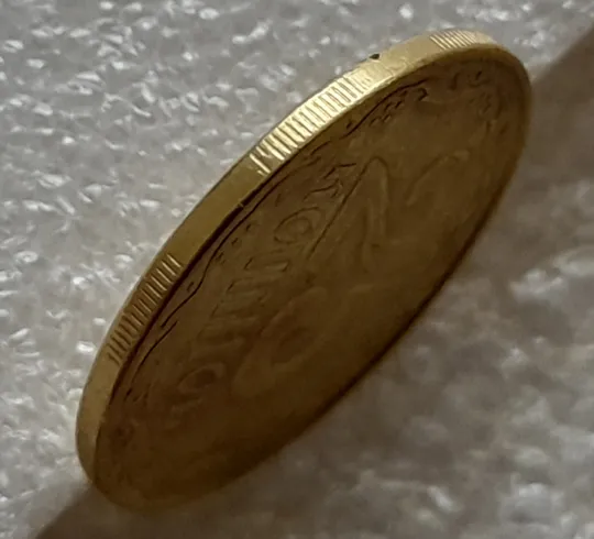 (8188) 25 копійок 2014 викрошка на гурті у сегменті на 7 год. (25 копеек 2014 брак гурта) Де купити