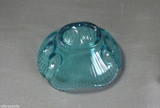 Цукерниця ваза стара бірюзове кольорове радянське скло Вживане Інтернет-аукціон
