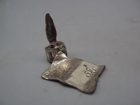 Фигура миниатюра статуэтка письмо перо с письмом серебро 800 проба вес 6,52 г высота 2,7 см №36 Ціна