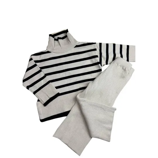 Стильний костюмчик для дівчинки в'язаний Продаж