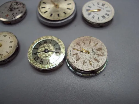 Механизмы и циферблаты женские наручные часы Чайка круглые ссср не на ходу лот 6 шт №14664 Продаж