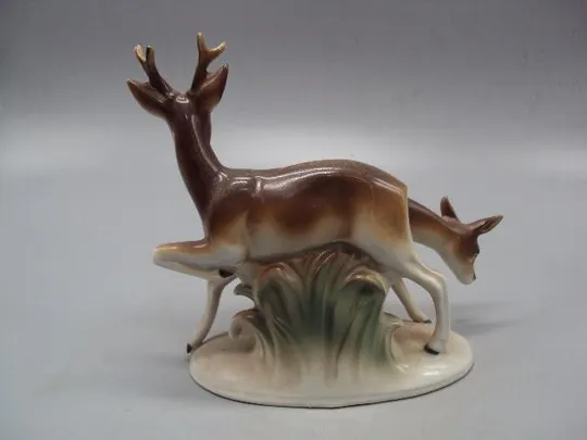 Фигура фарфор статуэтка Германия олени ГДР высота 15 см, длина 16,5 см №14203 Де купити