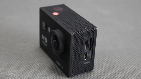 Экшн камера 12.0mpix HD 1080p WiFi (черный) + водонепроницаемый кейс Де купити