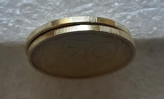(1054) 50 копійок 1992 1АГм (трапеція на реверсі) з порушенням соосності - 2 монети одним лотом (50 копеек 1992 1АГм) Недорого