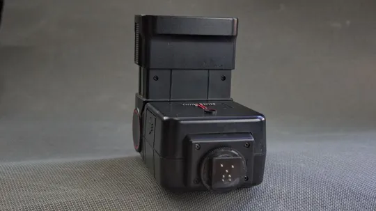 универсальная фотовспышка Vivitar Series 1 600 для пленочных Minolta/Pentax/Olympus Продаж