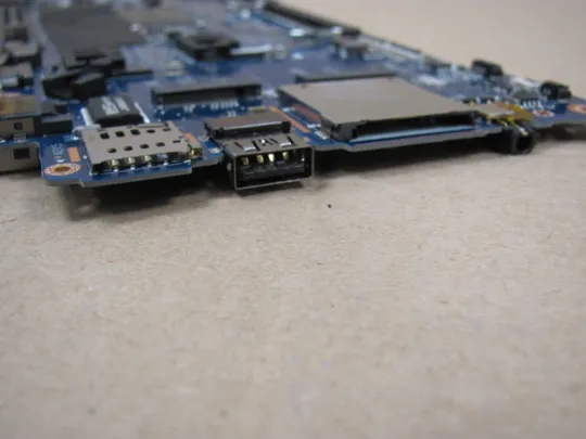 594-5  материнська плата РОБОЧА AAZ60 LA-C461P SR2F0 i5-6300U   для Dell Latitude E7470  7470 оригінал Де купити