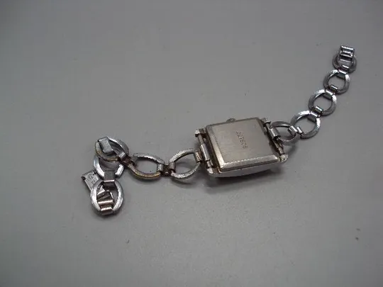 Женские наручные часы Слава 17 камней ссср с браслетом на ходу размер 3х2,2 см №14651 Де купити