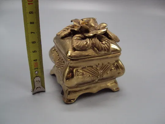 Шкатулка фарфор позолота цветы и листья маленькая размер 8х7,3х7,3 см №18389МЯ Ціна