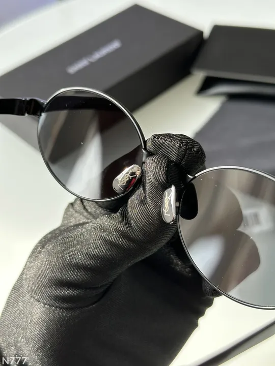 Сонцезахисні окуляри Saint Laurent SL 692 003 Black/Black M (EW0202) Де купити