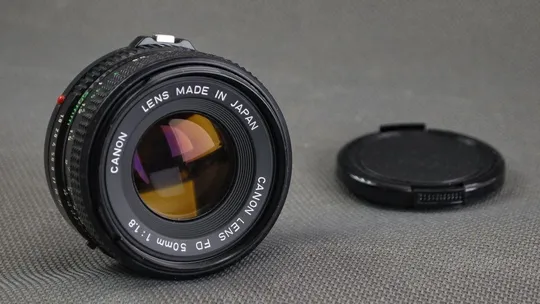 объектив Canon FD 50mm/1.8 Ф52мм на полный кадр (24x36mm) Де купити