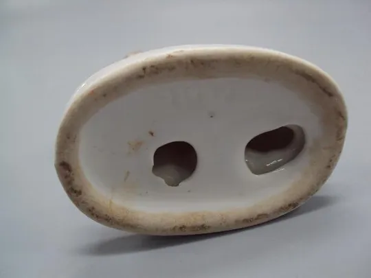 Фигура фарфор статуэтка Германия девочка с корзиной и уткой уточкой высота 12,4 см №13637 Інтернет-аукціон