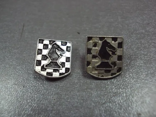 знак шахматы конь лот 3 шт №10138 Ціна