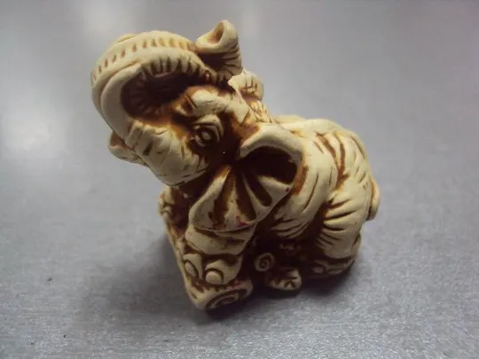 Фигура пластик миниатюра слон слоник слоненок №10187а З аукціону