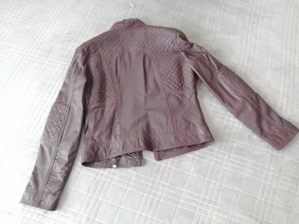 фото, Жіноча шкіряна куртка. Італія (колір коричневий) розмір 44