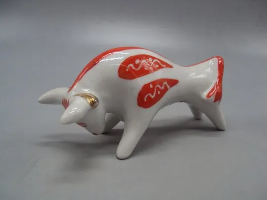 Фигура фарфор статуэтка миниатюра Киев бык бычок высота 5 см, длина 11 см №13759 Ціна