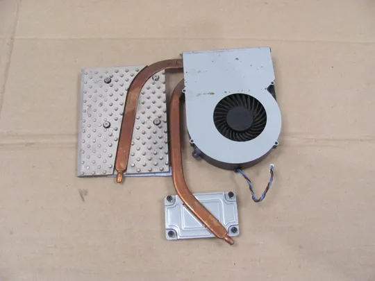 676-25 система охолодження V000280340 для Toshiba Qosmio X870 X875  оригінал Ціна
