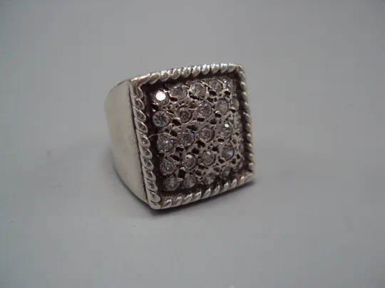 Женское кольцо перстень квадрат белые вставки серебро 925 проба вес 8,58 г 16,5 размер №15583 Ціна