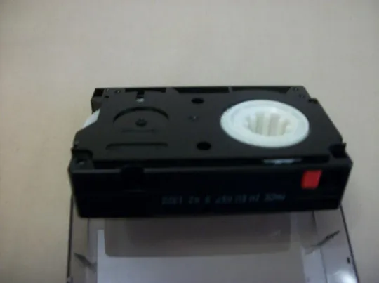 Видеокассета EMTEC . Для Видеокамера  VHS C . HIGH GRADE . Compact Video Cassette . Характеристики