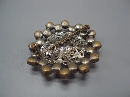 Бижутерия брошка цветок брошь цветочек с белыми и синими вставками размер 4,2 х 4,7 см №14070 Недорого