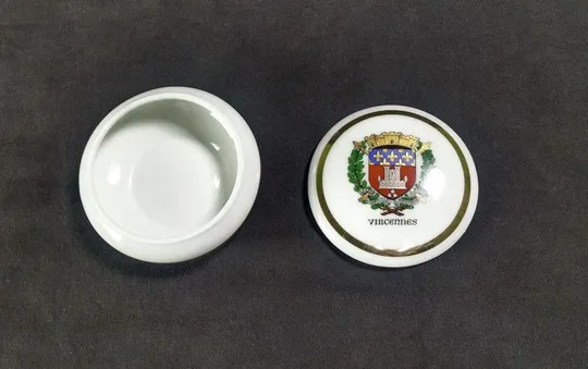 Шкатулка скринька бонбоньєрка кругла порцеляна старовинна Франція Вживане Продаж