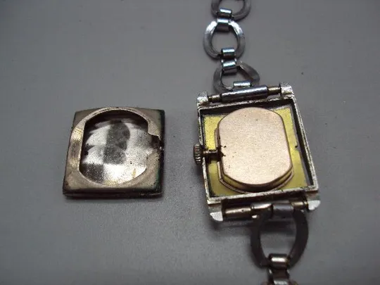 Женские наручные часы Слава 17 камней ссср с браслетом на ходу размер 3х2,2 см №14651 Інтернет-аукціон