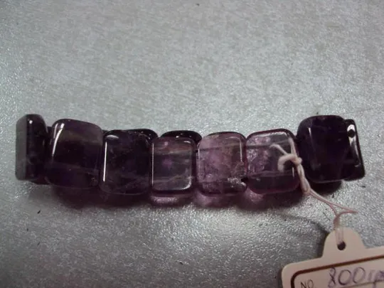 Браслет на резинке аметист натуральный камень (по камушкам есть трещины, сколы) №1340 З аукціону