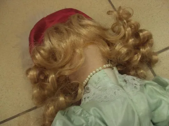 Фарфоровая кукла девочка с зонтиком в голубом платье 40 см №464п Де купити