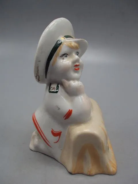 Фигура фарфор статуэтка Киев капитанская дочка с портфелем Буду как папа высота 12 см №14077 З аукціону