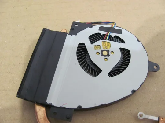 523-11 система охолодження 13N0-TAA0601 13NX00T1AM0101 для Asus P2530 P2538 P553U P553UA P553UJ оригінал Де купити