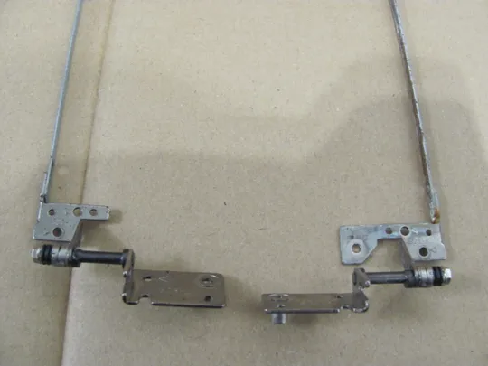 425-1  кріплення з петлями  33.4JW09.XXX для Lenovo B560, B565, V560    оригінал З аукціону