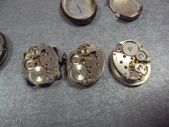 Циферблат и механизм к наручным женским часам чайка часы ссср лот 3 шт №11077 Де купити