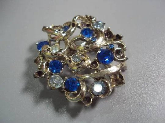 Бижутерия брошка брошь ажурная 4 см (нет несколько камушков) №10856 З аукціону