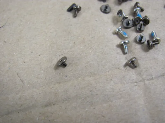 585-21 комплектуюче гвинти  для Microsoft Surface Pro 6 1796 оригінал З аукціону