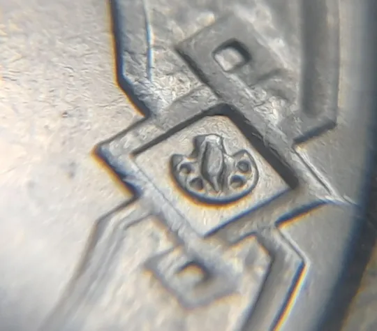 Купити (7219) 2 гривні 2019 гарна викрошка в знаку монетного двору (2 гривны 2019 брак)