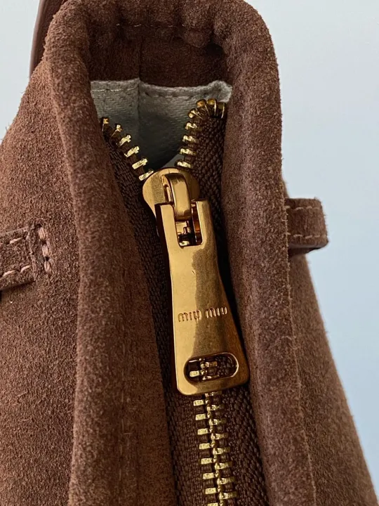 Сумка жіноча Miu Miu Aventure Nappa Leather Bag Brown Suede Характеристики