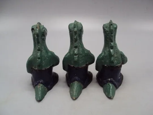 Игрушка фигурка динозавр с книгой колкий пластик высота 9,8 см лот 3 шт №9998 Інтернет-аукціон