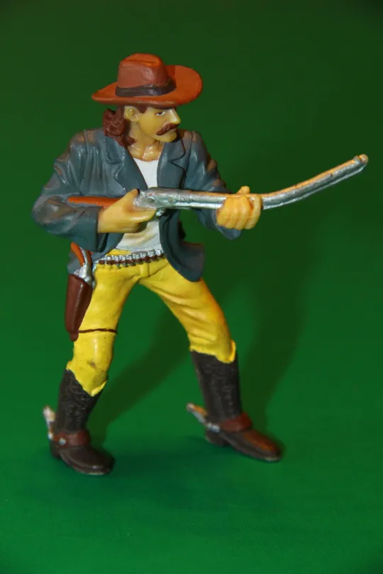 ковбой із вінчестером 90-100мм BULLY BULLYLAND ФРГ  м`яка резина Ціна