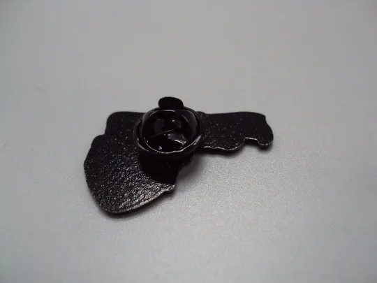 Значок пін Дедпул лежить Deadpool Marvel Марвел знак брошка №18499 Продаж