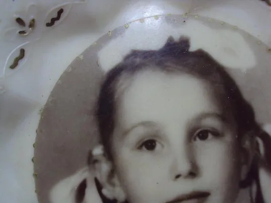 Тарелка пластик портрет девочки КПЗ МХП ТХП пластмасс диаметр 20 см №10772 Продаж