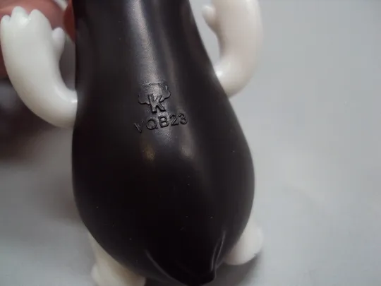 Фигурка киндер сюрприз пингвины и медведь VQB23 Kinder Maxi №18084С На торгах