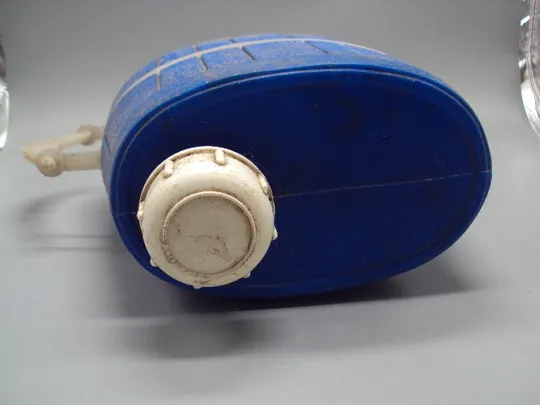 Канистра для непищевых продуктов ссср пластик бочонок с ручкой размер 28,8 х 32 х 15 см №15682 Характеристики