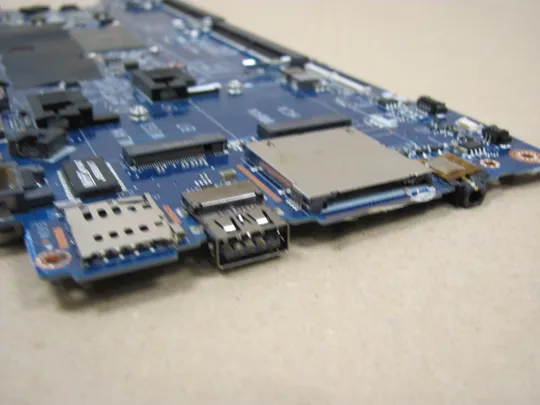 594-6  материнська плата AAZ60 LA-C461P SR2F0 i5-6300U   для Dell Latitude E7470  7470 оригінал Де купити