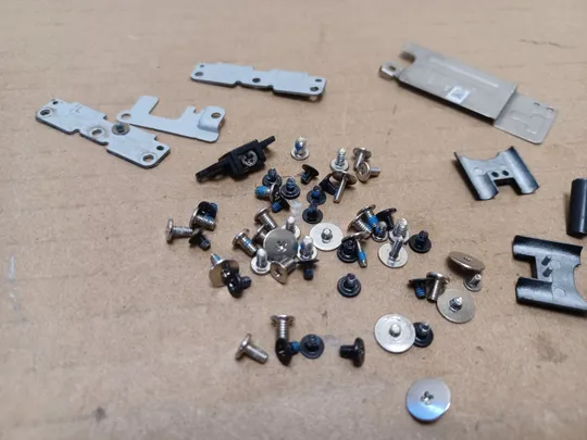 номер1055-8 кріплення комплектуюче гвинти  для Dell XPS 15 9575 5530  2in1  оригінал Продаж