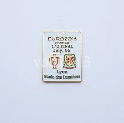 фото, Футбол матчевый значок из серии  "ЕВРО 2016"  ПОРТУГАЛИЯ - УЭЛЬС  1/2 финала