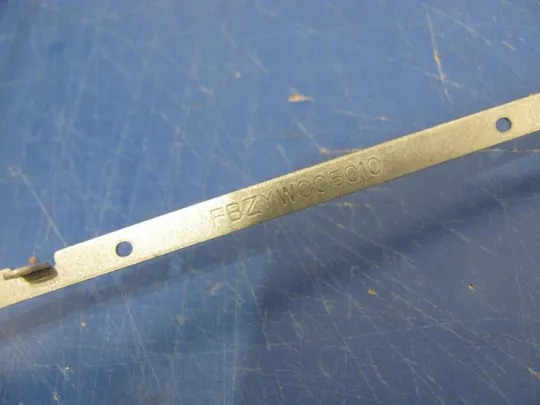 №181-7 кріплення матриці з петлями FBZYW016010 для ASPIRE E 17 E5-721 E5-721 E5-731 E5-771 ES1-711 ES1-731 Acer Travelmate P276-M P276-MG оригінал Де купити