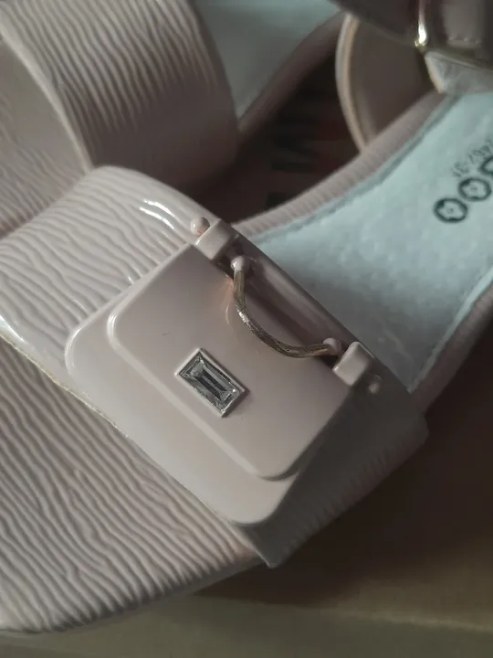 Босоніжки дитячі 29-34 З аукціону