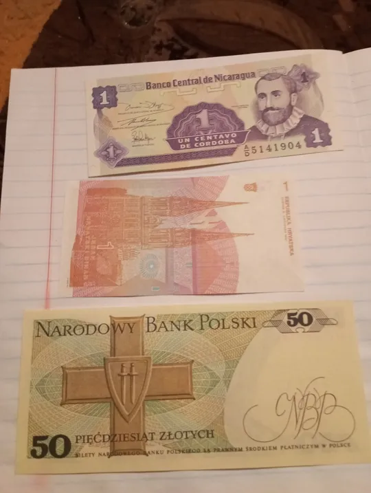 Купюры стран Европы и Южной Америки,5 шт,пресс Продаж